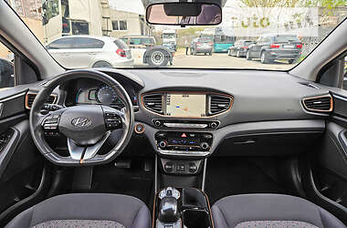 Лифтбек Hyundai Ioniq 2017 в 