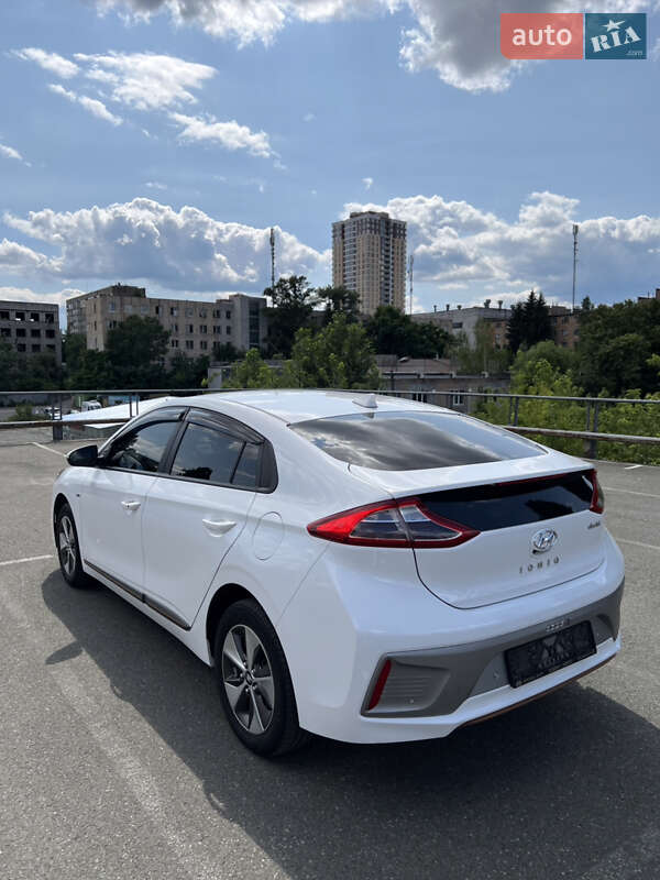 Хетчбек Hyundai Ioniq 2019 в Києві