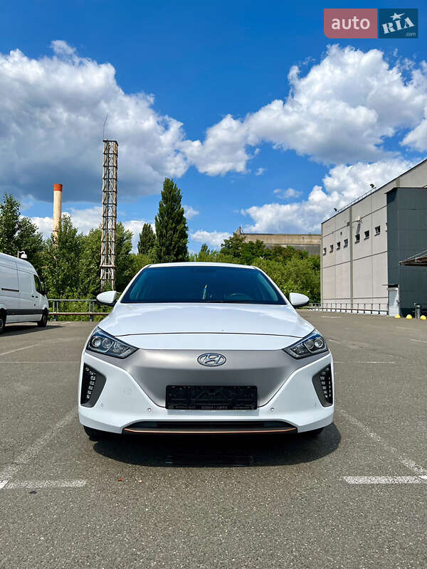Хетчбек Hyundai Ioniq 2019 в Києві