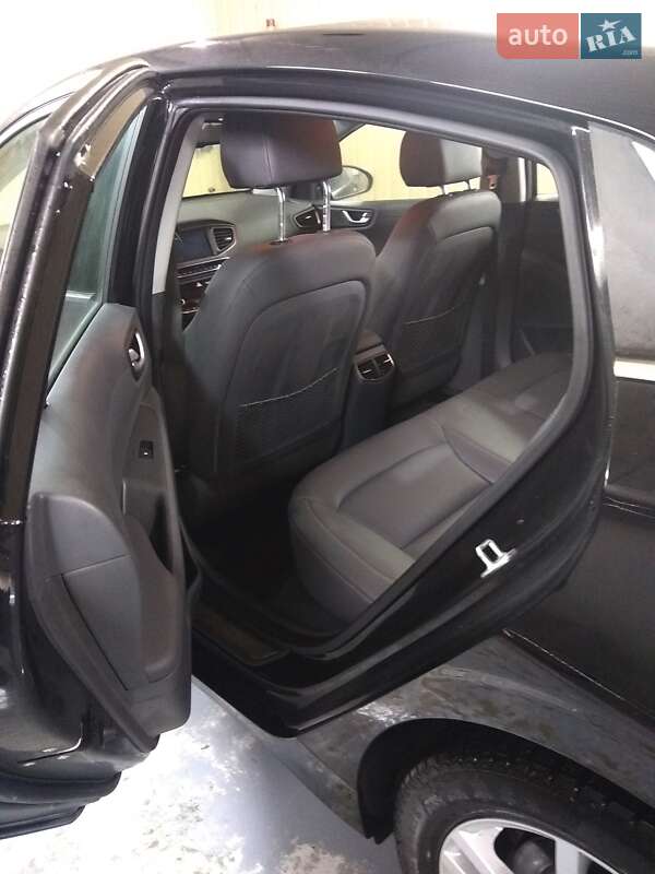 Хэтчбек Hyundai Ioniq 2017 в Каменском фото 4 Хэтчбек Hyundai Ioniq 2017 в Каменском