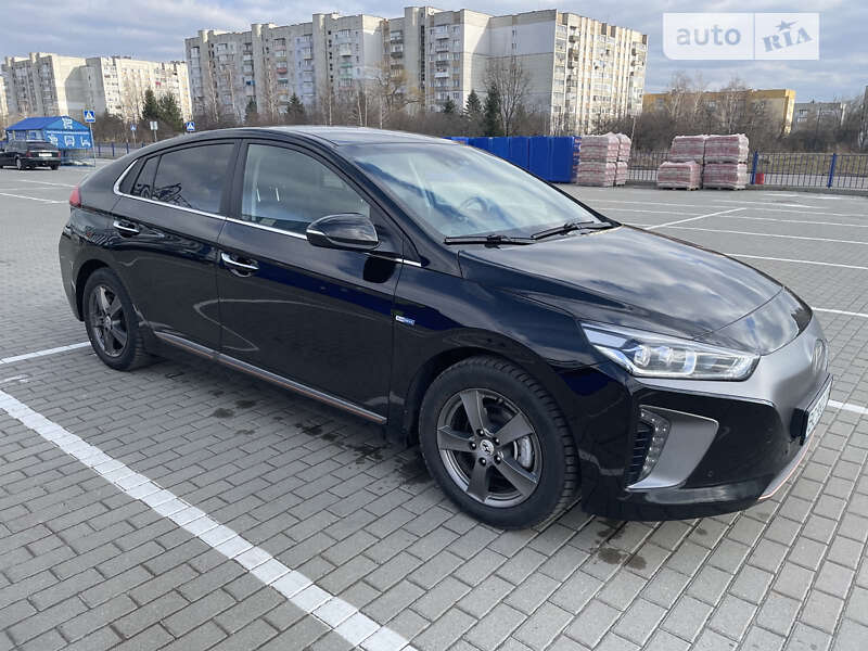 Хэтчбек Hyundai Ioniq 2018 в Дрогобыче