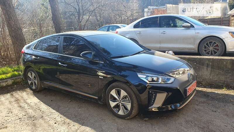 Хетчбек Hyundai Ioniq 2016 в Ужгороді