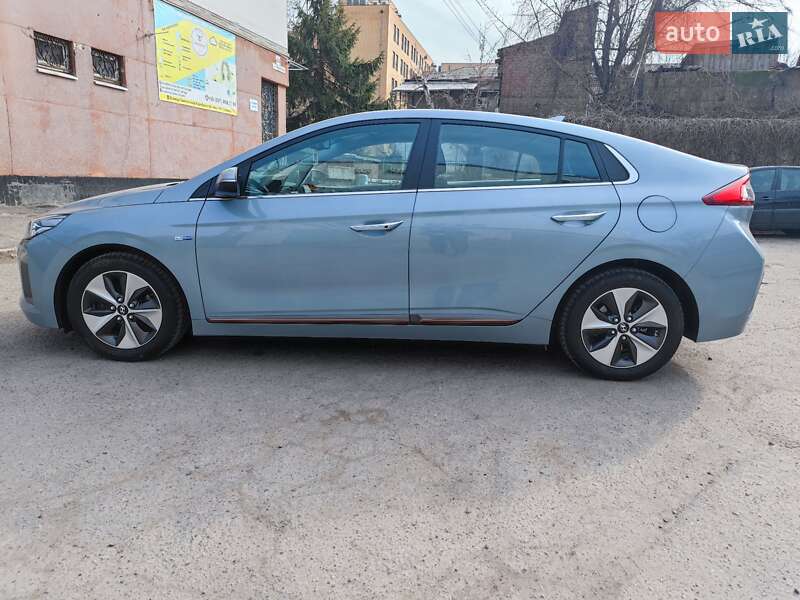 Хэтчбек Hyundai Ioniq 2017 в Днепре