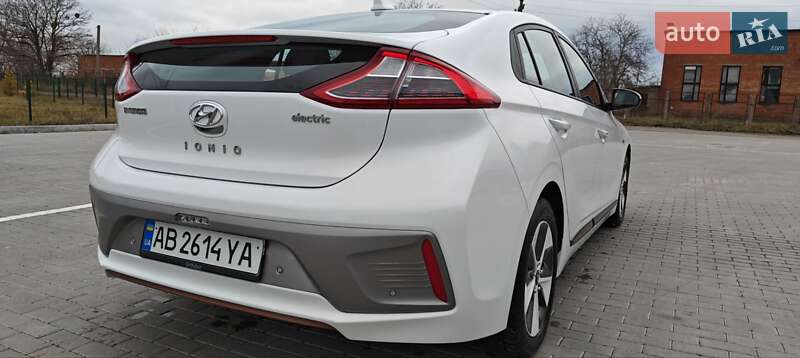 Хетчбек Hyundai Ioniq 2017 в Бершаді