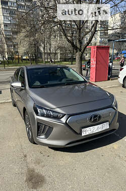 Лифтбек Hyundai Ioniq 2020 в Черновцах