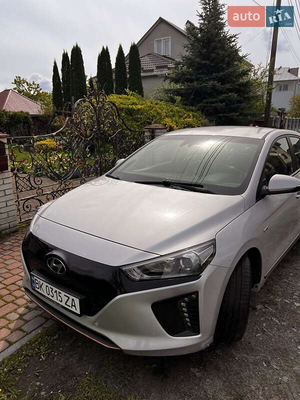 Хетчбек Hyundai Ioniq 2018 в Бродах