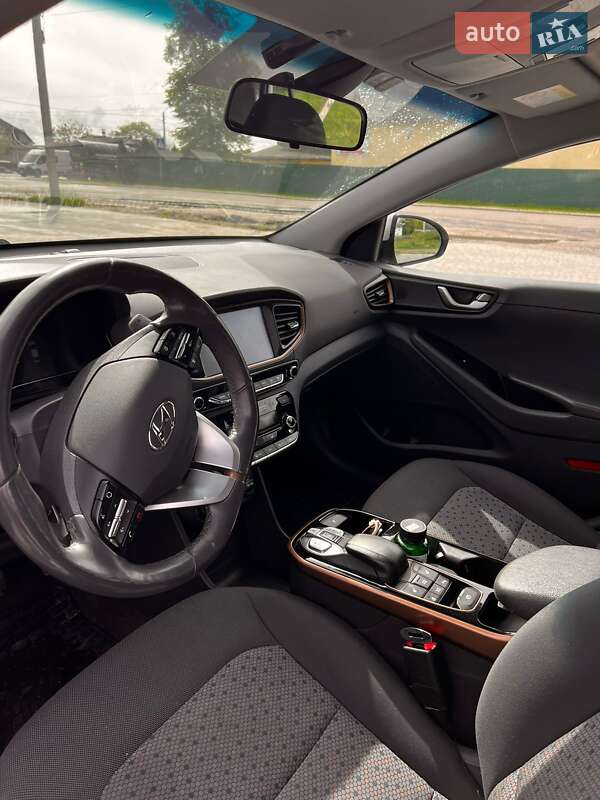 Хетчбек Hyundai Ioniq 2018 в Бродах