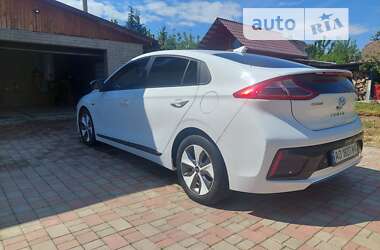 Хэтчбек Hyundai Ioniq 2017 в Ужгороде