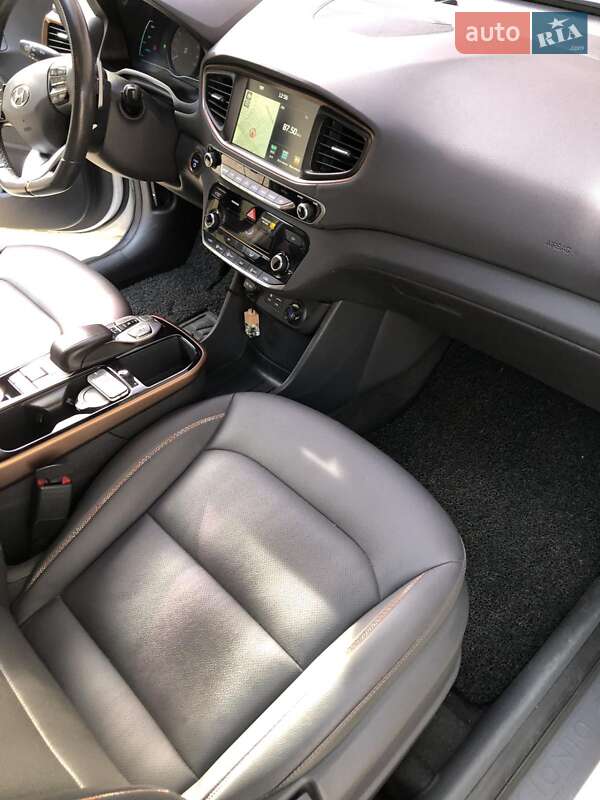 Хэтчбек Hyundai Ioniq 2017 в Одессе