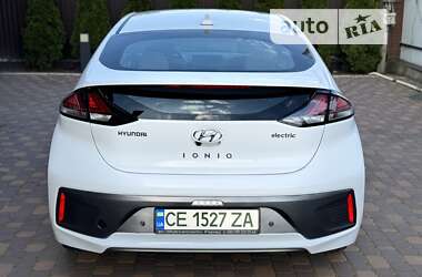 Лифтбек Hyundai Ioniq 2021 в Черновцах