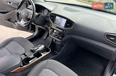 Хэтчбек Hyundai Ioniq 2017 в Ровно