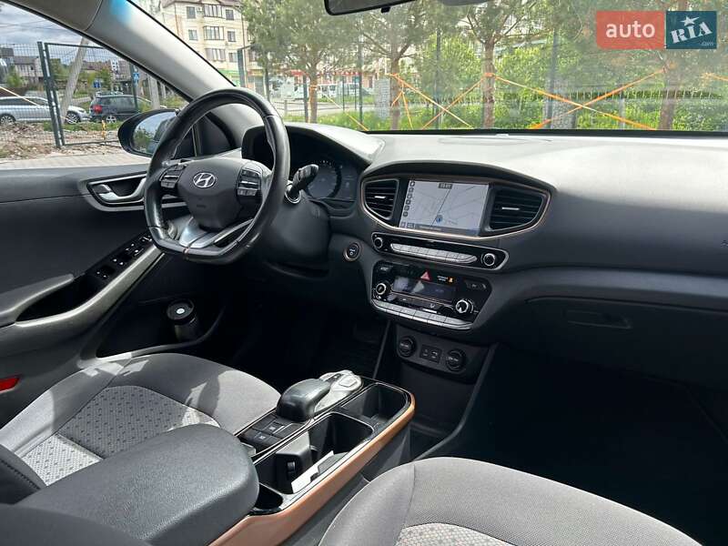 Хэтчбек Hyundai Ioniq 2017 в Ровно