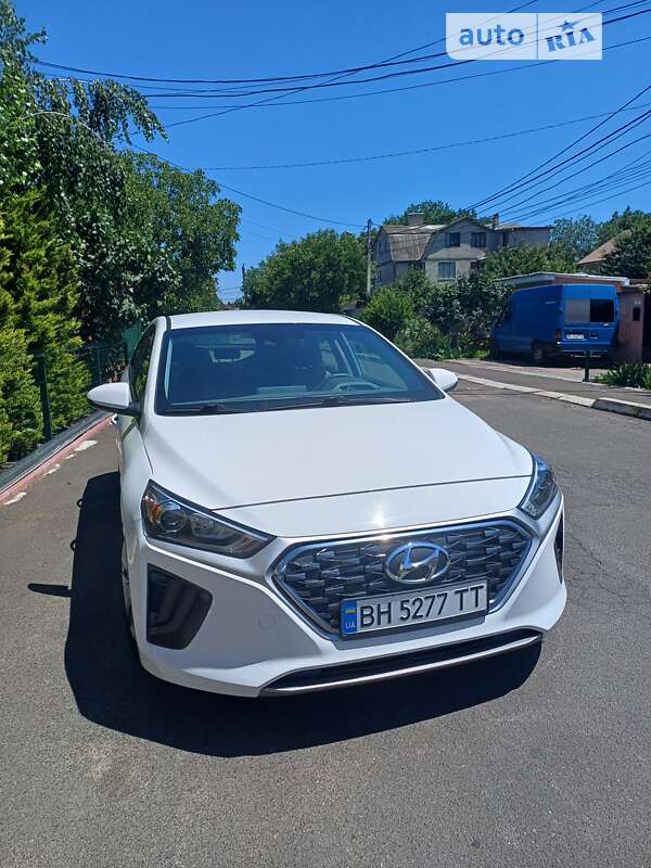 Лифтбек Hyundai Ioniq 2021 в Одессе