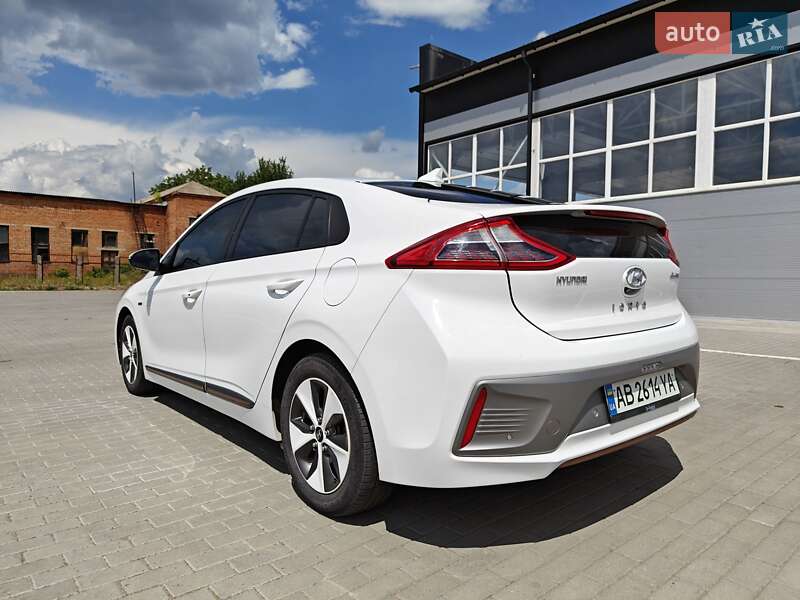 Хетчбек Hyundai Ioniq 2017 в Бершаді