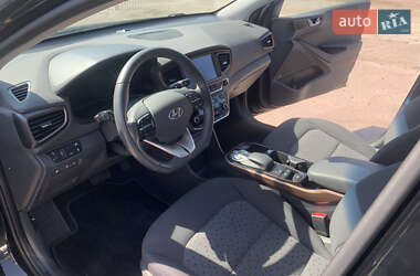 Хетчбек Hyundai Ioniq 2018 в 