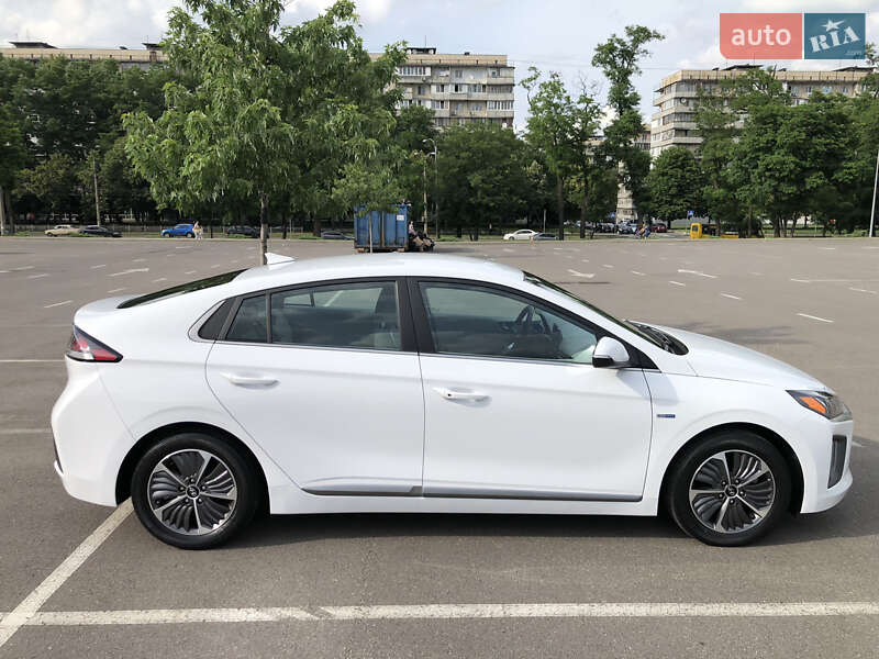 Лифтбек Hyundai Ioniq 2020 в Киеве