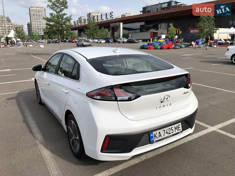 Лифтбек Hyundai Ioniq 2020 в Киеве