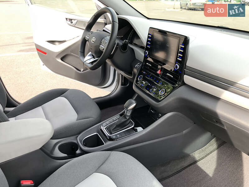 Лифтбек Hyundai Ioniq 2020 в Киеве