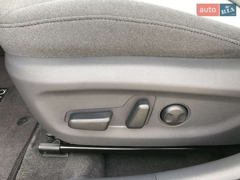 Лифтбек Hyundai Ioniq 2020 в Киеве