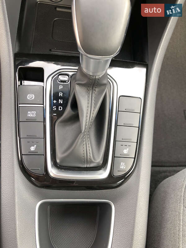 Лифтбек Hyundai Ioniq 2020 в Киеве