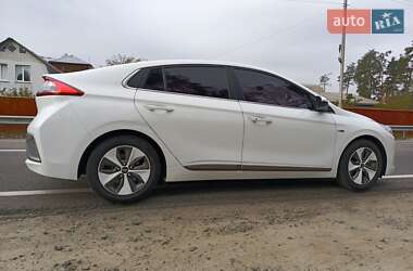 Хэтчбек Hyundai Ioniq 2017 в Киеве