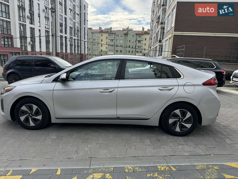 Хэтчбек Hyundai Ioniq 2017 в Львове фото 2 Хэтчбек Hyundai Ioniq 2017 в Львове