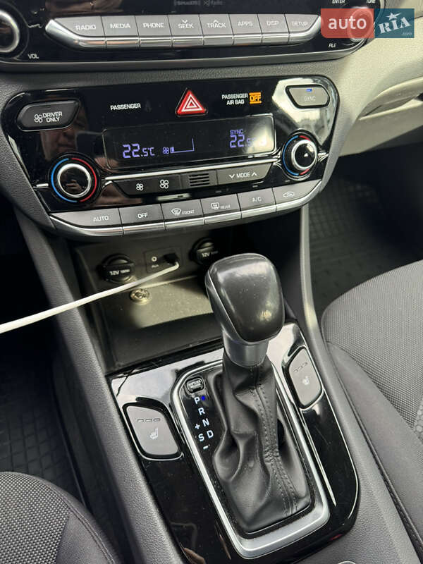 Хэтчбек Hyundai Ioniq 2017 в Львове фото 21 Хэтчбек Hyundai Ioniq 2017 в Львове