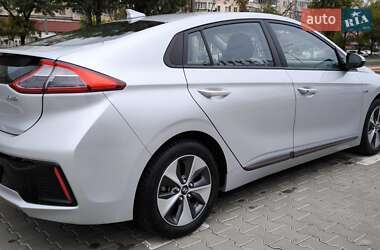 Лифтбек Hyundai Ioniq 2018 в 