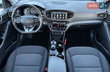 Хетчбек Hyundai Ioniq 2019 в 
