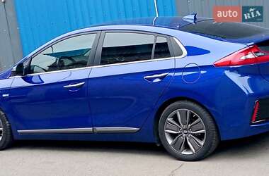 Лифтбек Hyundai Ioniq 2019 в Киеве