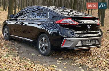 Хэтчбек Hyundai Ioniq 2017 в 