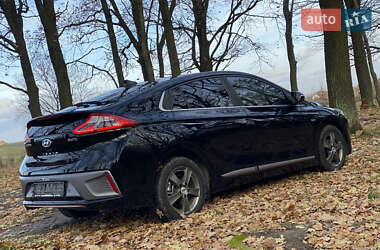 Хэтчбек Hyundai Ioniq 2017 в 