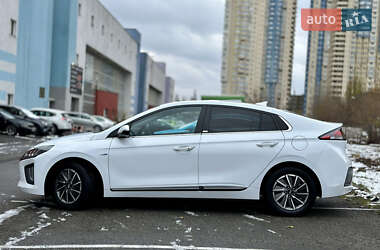 Лифтбек Hyundai Ioniq 2020 в 