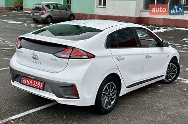 Лифтбек Hyundai Ioniq 2020 в 