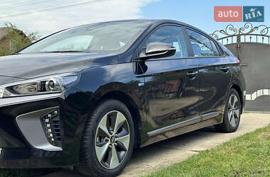 Хэтчбек Hyundai Ioniq 2018 в 
