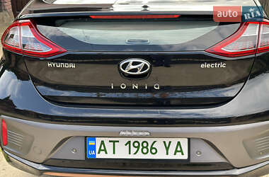 Хэтчбек Hyundai Ioniq 2018 в 