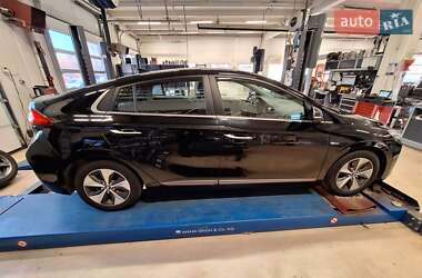 Хэтчбек Hyundai Ioniq 2018 в 