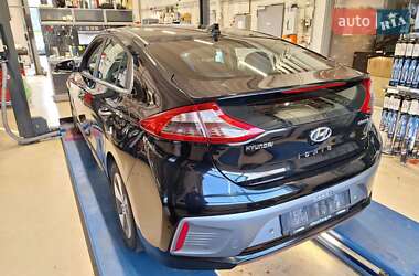 Хэтчбек Hyundai Ioniq 2018 в 