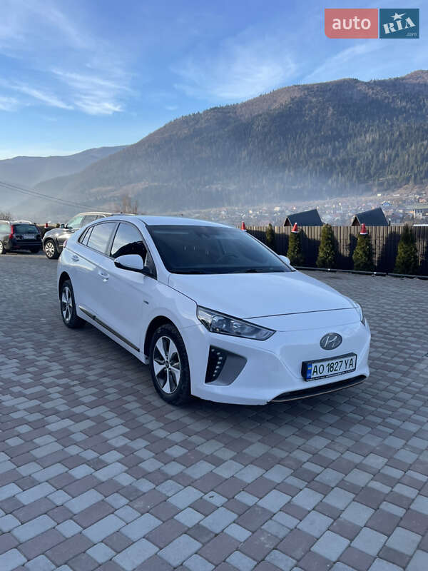 Хэтчбек Hyundai Ioniq 2017 в Ужгороде