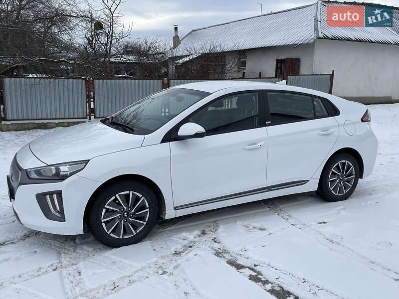 Лифтбек Hyundai Ioniq 2021 в Гусятине