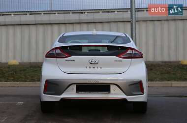 Хетчбек Hyundai Ioniq 2017 в Києві