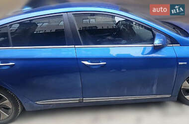 Хэтчбек Hyundai Ioniq 2017 в 
