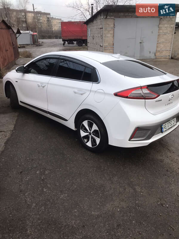 Хэтчбек Hyundai Ioniq 2018 в Львове