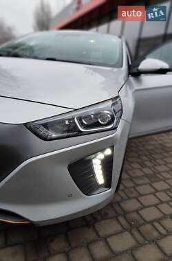 Хэтчбек Hyundai Ioniq 2017 в 