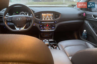 Хэтчбек Hyundai Ioniq 2017 в 