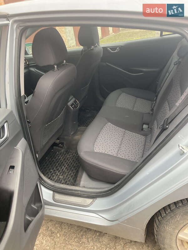 Хетчбек Hyundai Ioniq 2016 в Кропивницькому