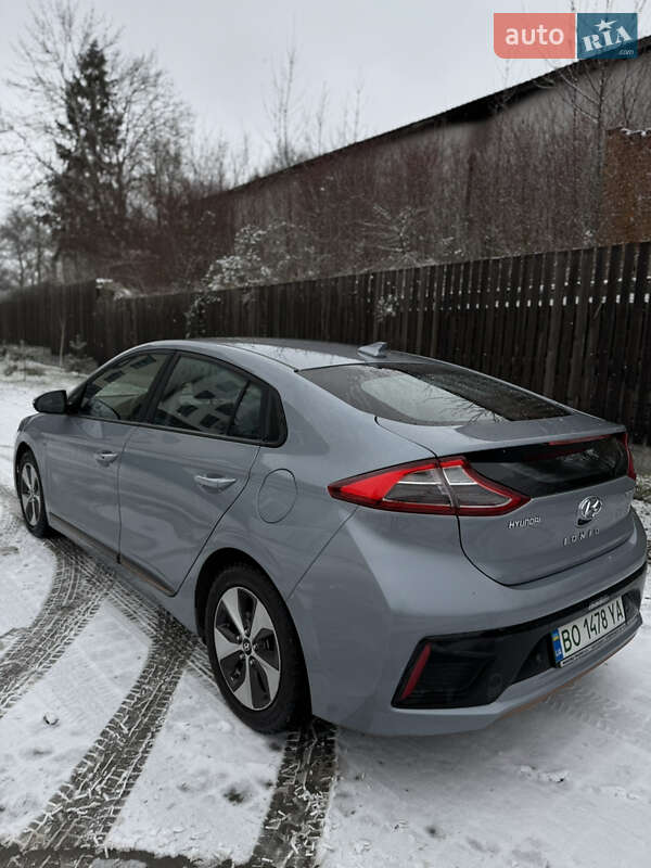 Хетчбек Hyundai Ioniq 2018 в Чорткові