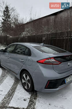 Хетчбек Hyundai Ioniq 2018 в 