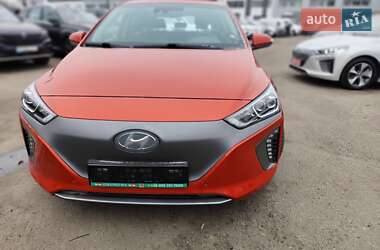 Хетчбек Hyundai Ioniq 2017 в  фото 5 Хетчбек Hyundai Ioniq 2017 в
