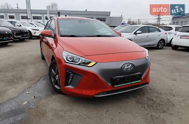 Хетчбек Hyundai Ioniq 2017 в  фото 30 Хетчбек Hyundai Ioniq 2017 в